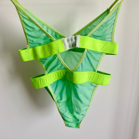 Beginning Boutique / Green Mesh Bodysuit / Size M - Picture 2 of 6